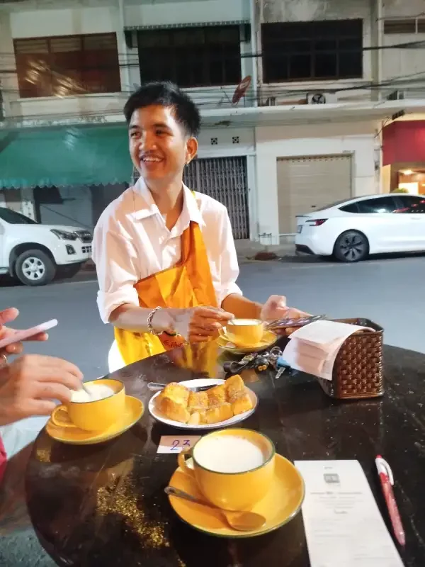 เจริญนม ร้านนมฟิวกู๊ดของคนอุบลฯ
