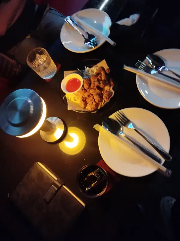 Dark Moon ร้านนั้งชิล สถานียานแม่ส่วนตัว