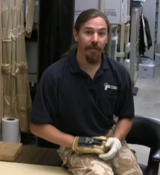 ภาพประกอบบทความ: ปืนถุงมือ 1944