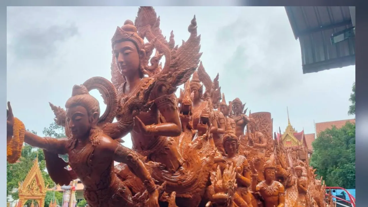 Thumbnail ของ เคลื่อนขบวนพญาเทียนยักษ์ สู่เมืองวารินชำราบ เนรมิตสวรรค์บนดิน อุบลฯ