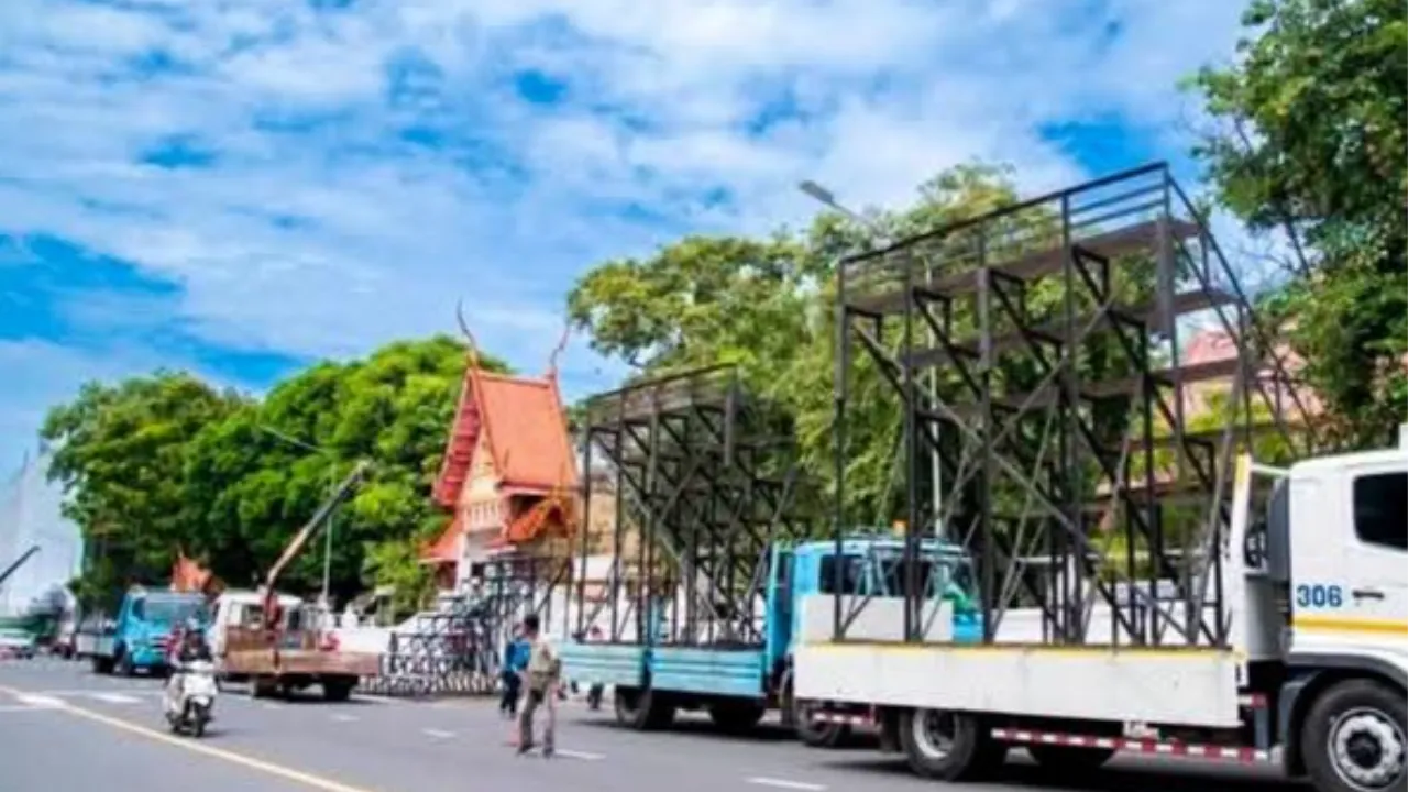 ปักหมุดรอชมขบวนเทียน! อบจ.อุบลฯ เปิดอัฒจันทร์ฟรี 5,000 ที่นั่ง ตลอดเส้นทาง