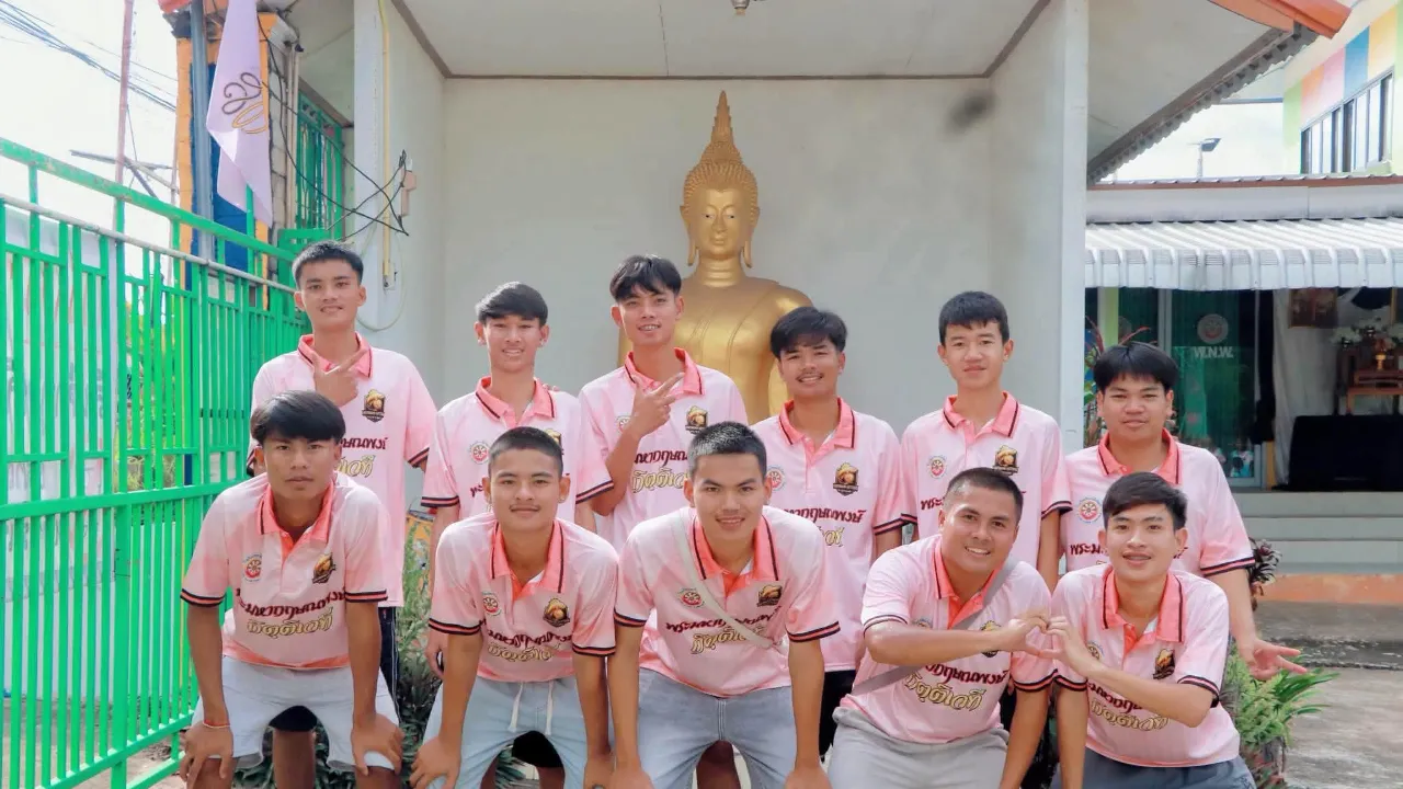 สู้ขาดใจจากอุบลฯ เด็กวัดนาเยียพร้อมลุย 7 สี อุบลว่าไง