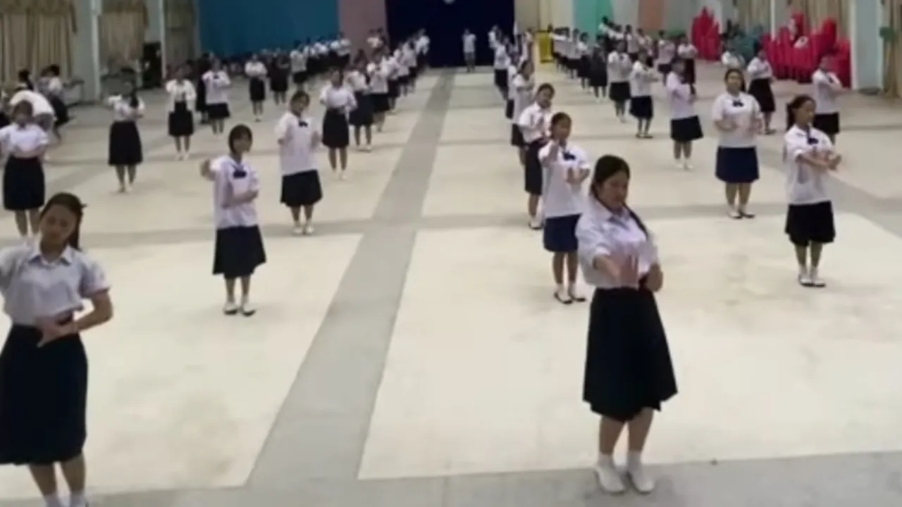 ซ้อมเข้มเต็มร้อย! ร.ร.เทศบาล 2 หนองบัว เตรียมพร้อมแห่เทียน